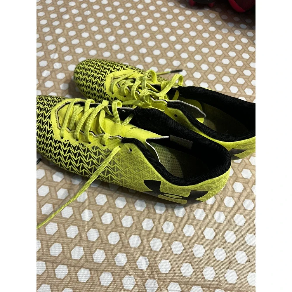 Yellow Under Armour Cleats Size‎ 6Y Soccer